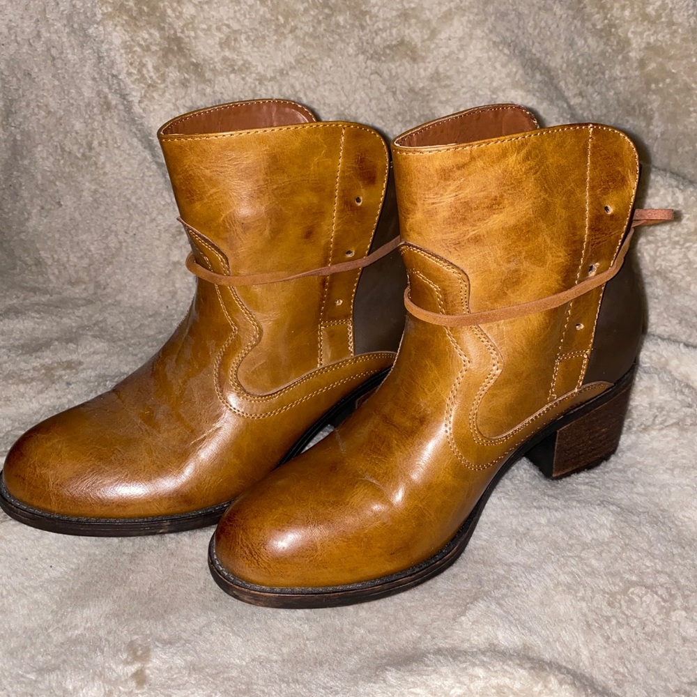 Short women’s boots